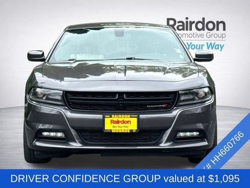 Used 2017 Dodge Charger SXT w/ Plus Group RWD image 3