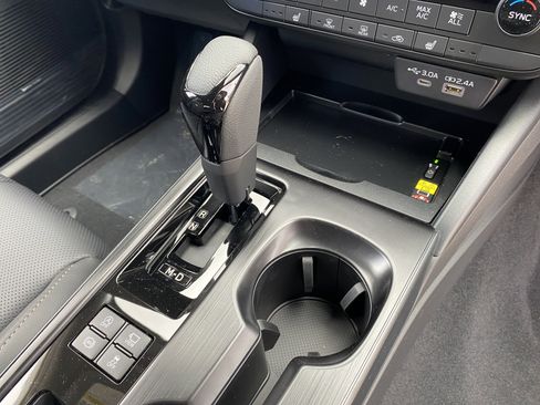 New 2026 Subaru Outback Limited XT AWD/4WD image 16