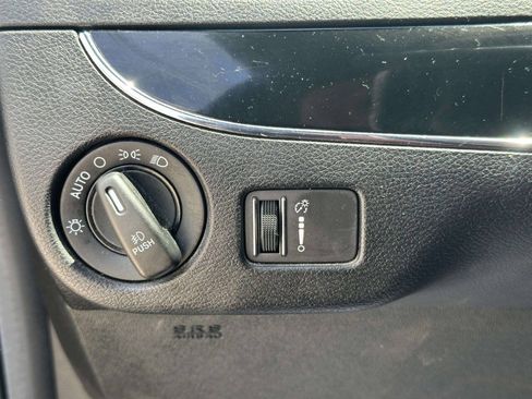 Used 2020 Dodge Grand Caravan SE FWD image 25