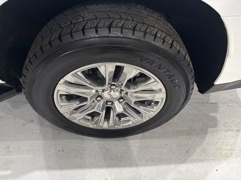 Used 2024 GMC Yukon Denali w/ Advanced Technology Package image 39