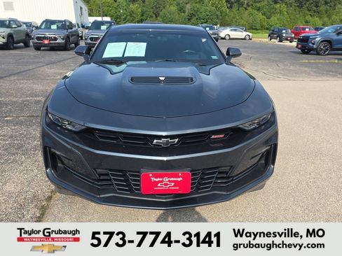 Used 2020 Chevrolet Camaro SS RWD image 3