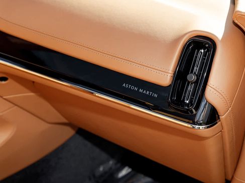 Used 2025 Aston Martin DBX 707 image 58