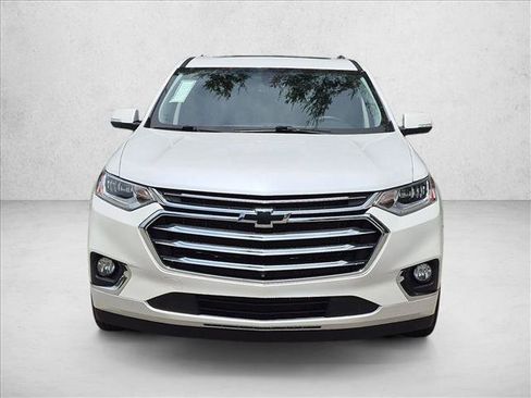 Used 2021 Chevrolet Traverse High Country FWD image 2