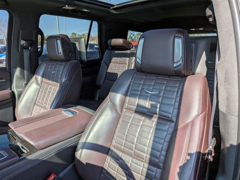 Used 2021 Cadillac Escalade Sport Platinum w/ Heavy-Duty Trailer Package image 15