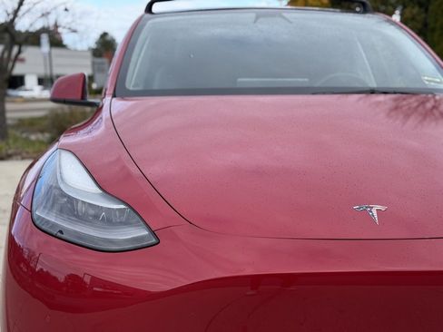 Used 2022 Tesla Model Y Performance image 3