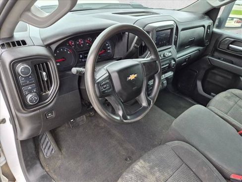 Used 2022 Chevrolet Silverado 2500 Custom w/ Custom Value Package AWD/4WD image 9
