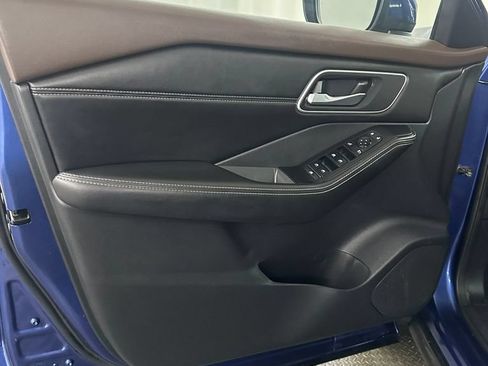 Used 2021 Nissan Rogue SV AWD/4WD image 7
