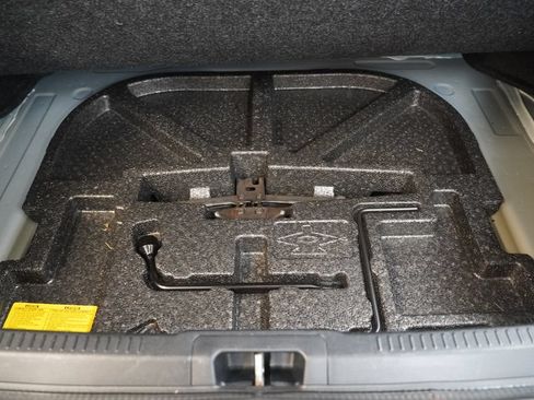 Used 2012 Toyota Camry XLE FWD image 11