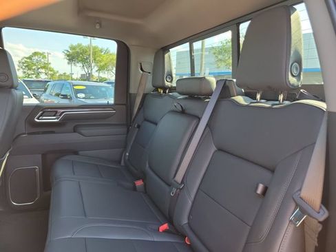 Certified 2025 Chevrolet Silverado 2500 LTZ w/ LTZ Convenience Package AWD/4WD image 21