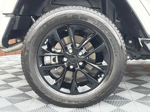 Used 2022 Jeep Wrangler Unlimited Sahara AWD/4WD image 21