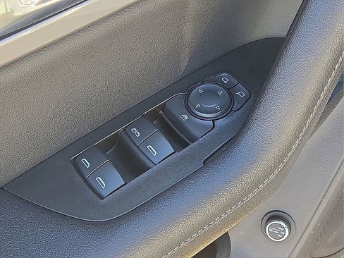 Used 2024 Chevrolet Blazer LT image 23