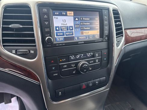 Used 2012 Jeep Grand Cherokee Limited image 21
