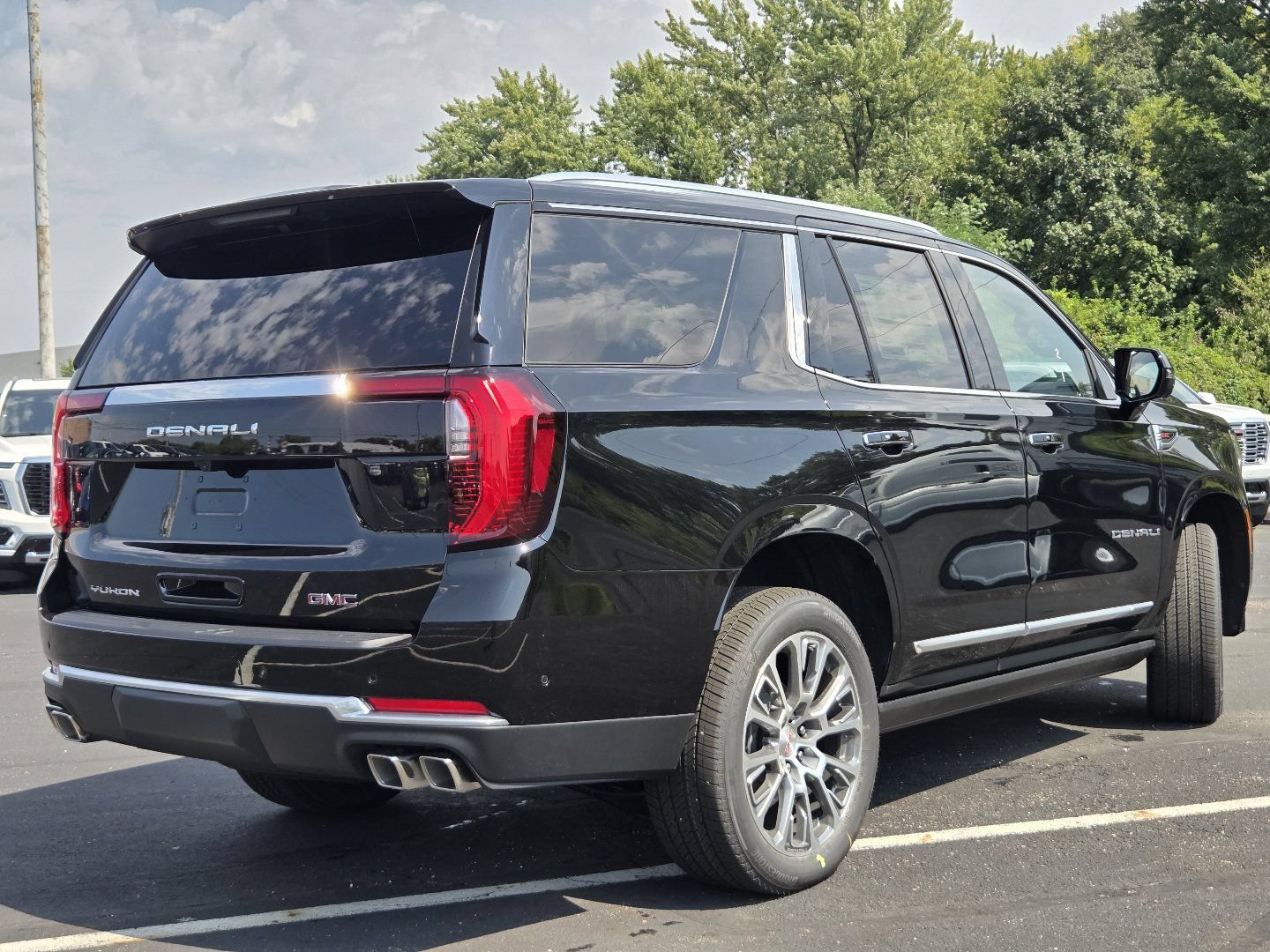 New 2026 GMC Yukon Denali w/ Sun & Power Step Package AWD/4WD image 18
