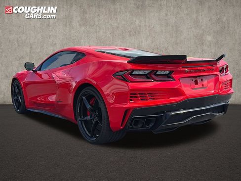Used 2025 Chevrolet Corvette E-Ray w/ Stealth Interior Trim Package AWD/4WD image 6