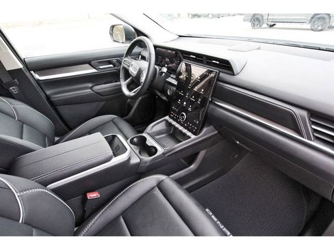 Used 2026 GMC Terrain Denali image 27