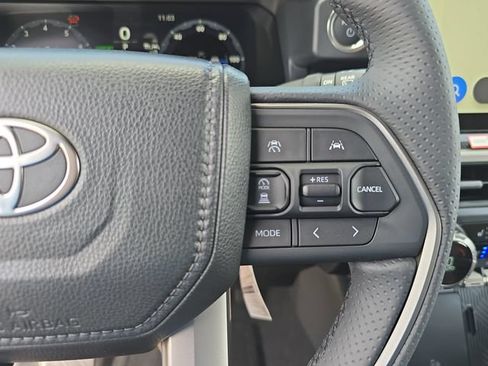 New 2026 Toyota 4Runner Limited AWD/4WD image 18