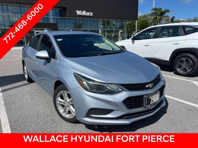 Used 2017 Chevrolet Cruze LT w/ Convenience Package FWD image 3