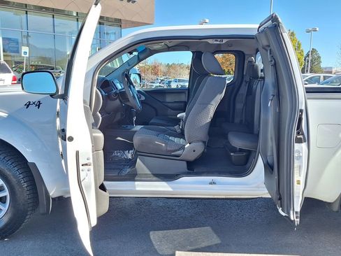 Used 2021 Nissan Frontier SV w/ SV Utility Package image 28