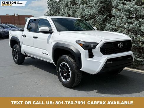 Used 2025 Toyota Tacoma TRD Off-Road AWD/4WD image 12