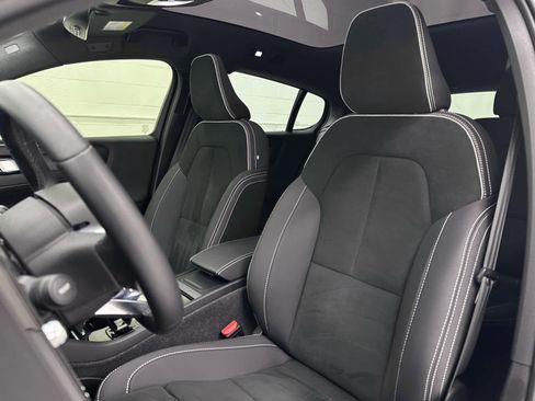 Used 2023 Volvo C40 P8 Recharge Ultimate w/ Protection Package Premier image 13