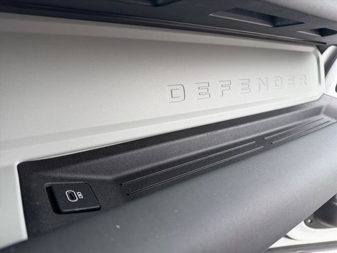 Used 2024 Land Rover Defender 110 S image 24