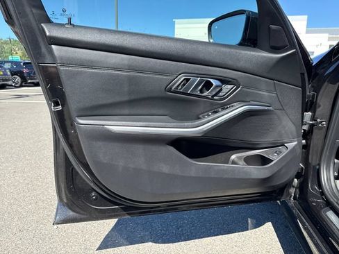 Used 2019 BMW 330i Sedan w/ Premium Package RWD image 18