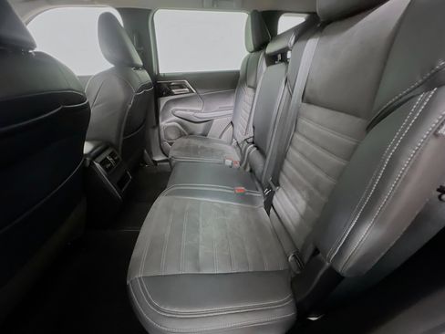 Used 2023 Mitsubishi Outlander Ralliart AWD/4WD image 29