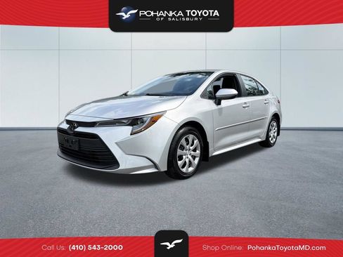 Used 2025 Toyota Corolla LE FWD image 1