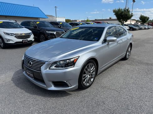 Used 2014 Lexus LS 460 w/ Comfort Package RWD image 4