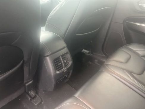 Used 2020 Jeep Cherokee Limited image 20