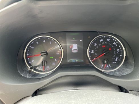 Used 2019 Toyota RAV4 XLE Premium FWD image 18