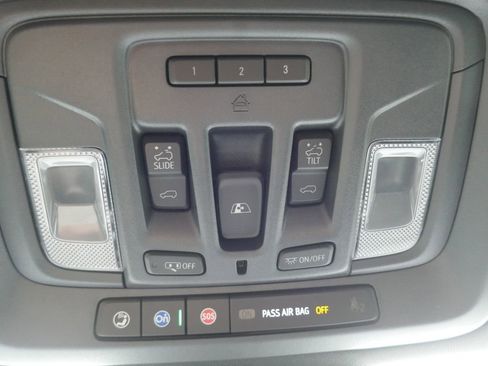 Certified 2026 Chevrolet Silverado 1500 High Country w/ Technology Package AWD/4WD image 35