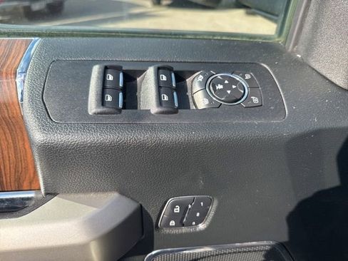 Used 2016 Ford F150 Lariat w/ Equipment Group 502A Luxury AWD/4WD image 18