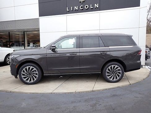 New 2025 Lincoln Navigator Black Label image 9