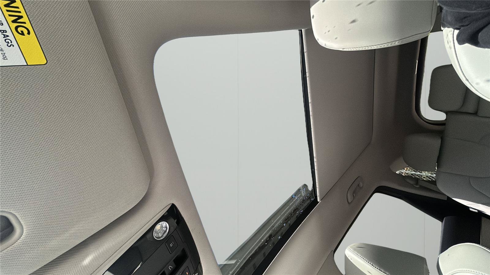Used 2024 Kia Sorento S w/ Panoramic Sunroof Package FWD image 25