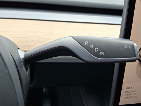 Used 2023 Tesla Model Y Long Range AWD/4WD image 12