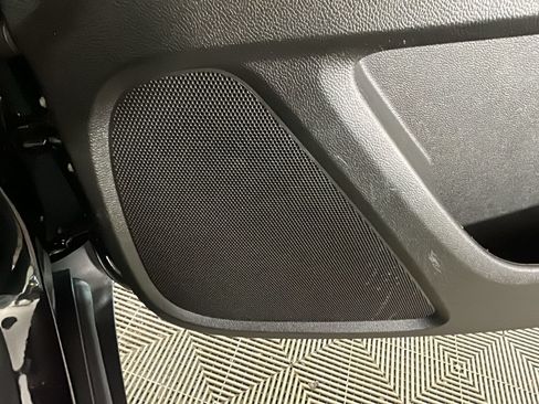 Used 2023 Chevrolet Traverse LT FWD image 35