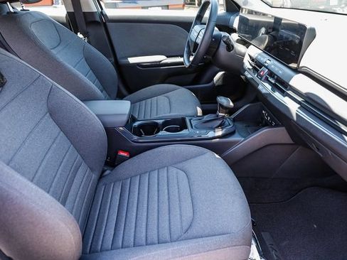 Used 2025 Kia K4 EX FWD image 19