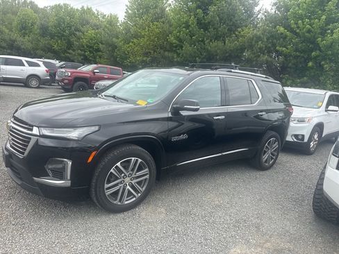 Used 2023 Chevrolet Traverse High Country w/ LPO, Cargo Package AWD/4WD image 4