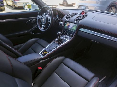 Certified 2025 Porsche 718 Cayman S RWD image 35