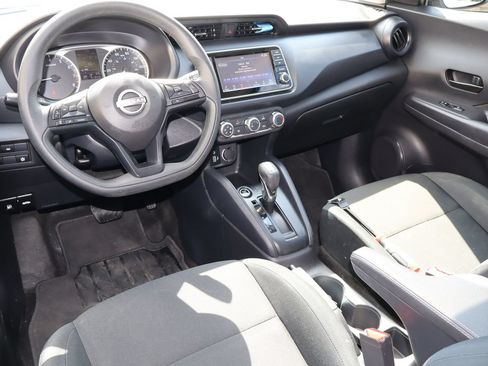 Used 2024 Nissan Kicks S FWD image 4