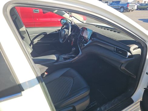 Used 2022 Toyota Camry SE image 8