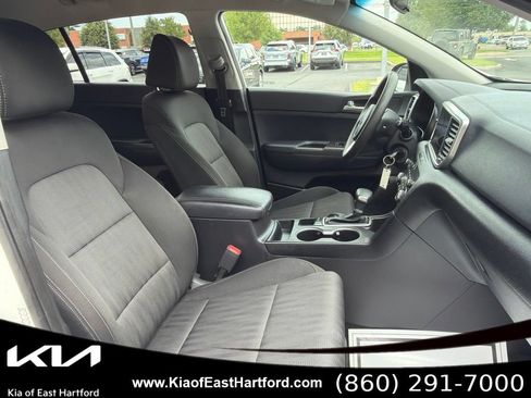 Used 2020 Kia Sportage LX AWD/4WD image 11