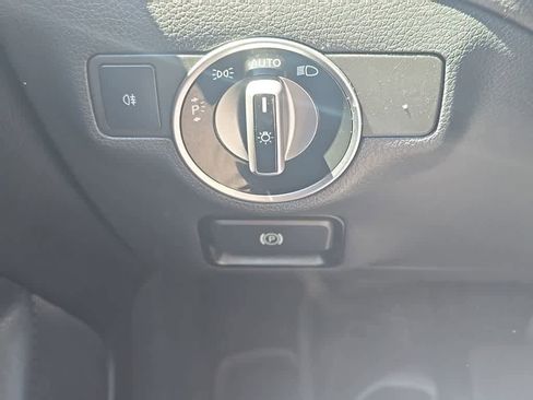 Used 2018 Mercedes-Benz CLA 250 4MATIC image 9