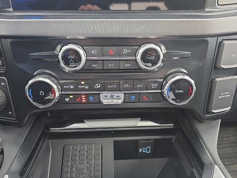 Used 2025 Ford F250 Platinum image 20