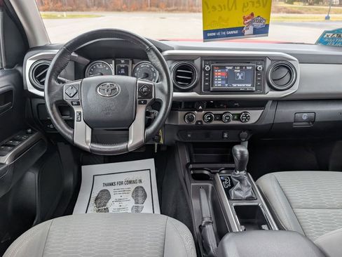 Used 2016 Toyota Tacoma SR5 image 11