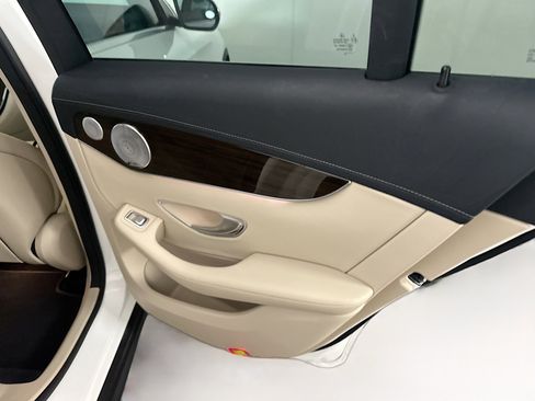 Used 2020 Mercedes-Benz GLC 300 image 30