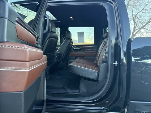 Used 2024 GMC Sierra 2500 Denali Ultimate image 21