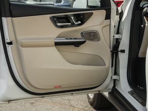 Used 2023 Mercedes-Benz GLC 300 4MATIC image 35