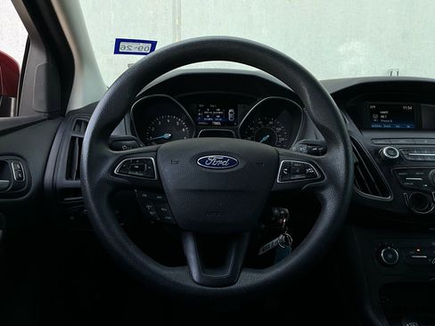 Used 2018 Ford Focus SE image 25